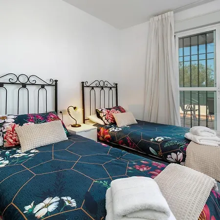 Lovely 2 Bedroom Locrimar V Walk To Rdr260 Apartment *