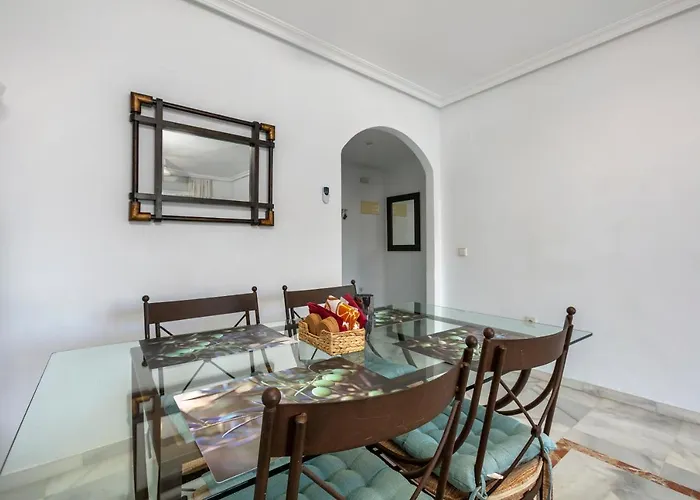 Lovely 2 Bedroom Locrimar V Walk To Rdr260 * Marbella