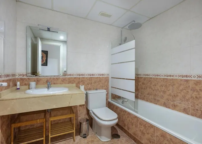 Lovely 2 Bedroom Locrimar V Walk To Rdr260 마르베야
