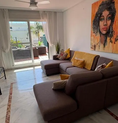 Lovely 2 Bedroom Locrimar V Walk To Rdr260 Marbella