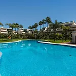 Lovely 2 Bedroom Locrimar V Walk To Rdr260 * マルベーリャ