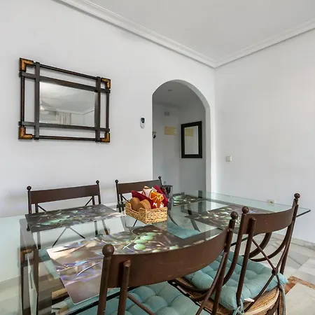 Lovely 2 Bedroom Locrimar V Walk To Rdr260 * マルベーリャ