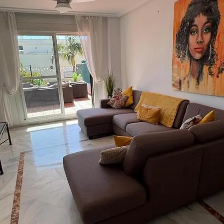Lovely 2 Bedroom Locrimar V Walk To Rdr260 Марбелья